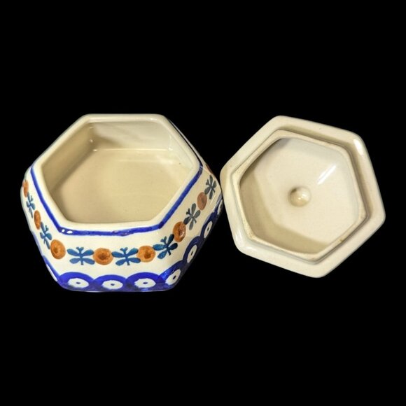 Polish Pottery Trinket Box Boleslawiec Hexagon Mosquito Pattern Signed with Lid - Picture 3 of 7